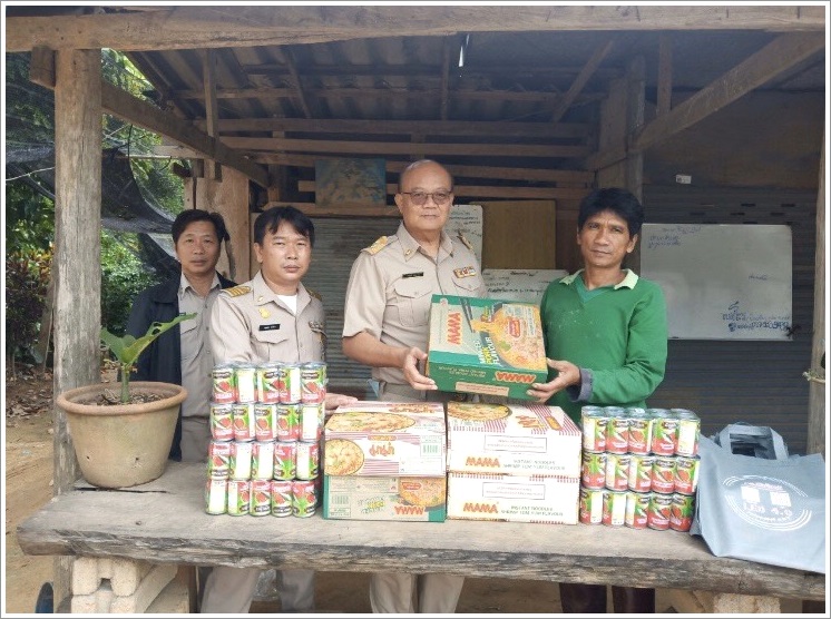 ﻿สำนักงานบังคับคดีจังหวัดเชียงใหม่ และสำนักงานบังคับคดีจังหวัดเชียงใหม่ สาขาฝาง ลงพื้นที่มอบเครื่องอุปโภคบริโภค เพื่อช่วยเหลือผู้ประสบอุทกภัย ในพื้นที่จังหวัดเชียงใหม่